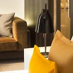 D - Hotel