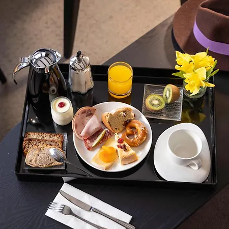 Otel D -