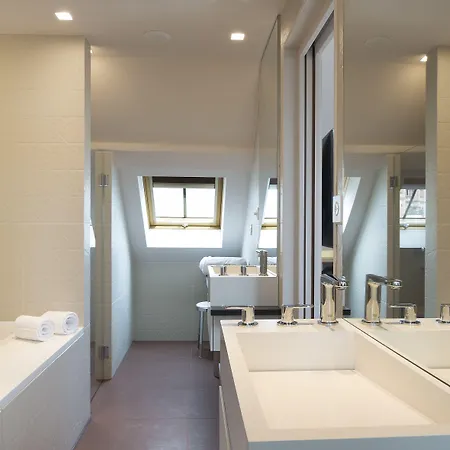 D - Hotel 4*