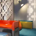 מלון D -