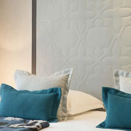 Hotel D -